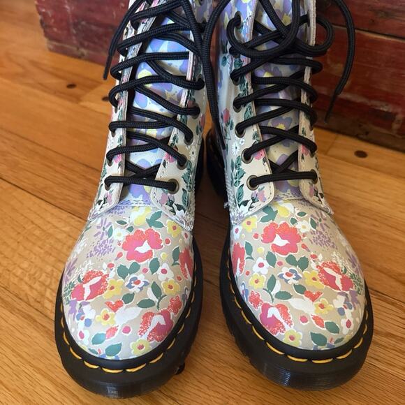 Dr. Martens Floral Mashup Parchment Beige  Lace Up Combat Boots Women’s US 6 - Picture 1 of 9